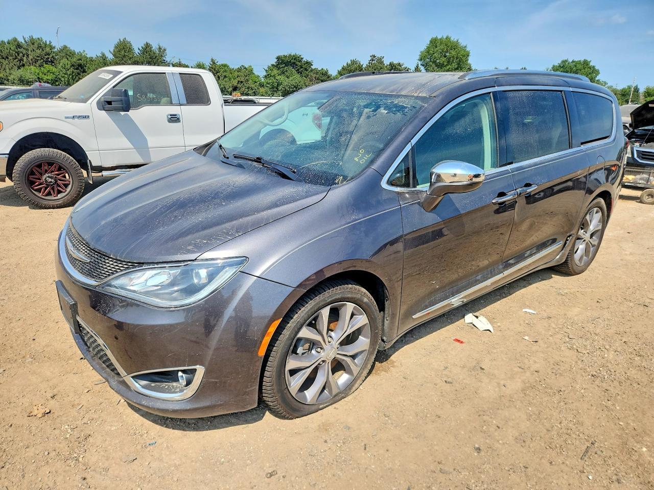 2018 Chrysler Pacifica Limited - zdjęcie główne