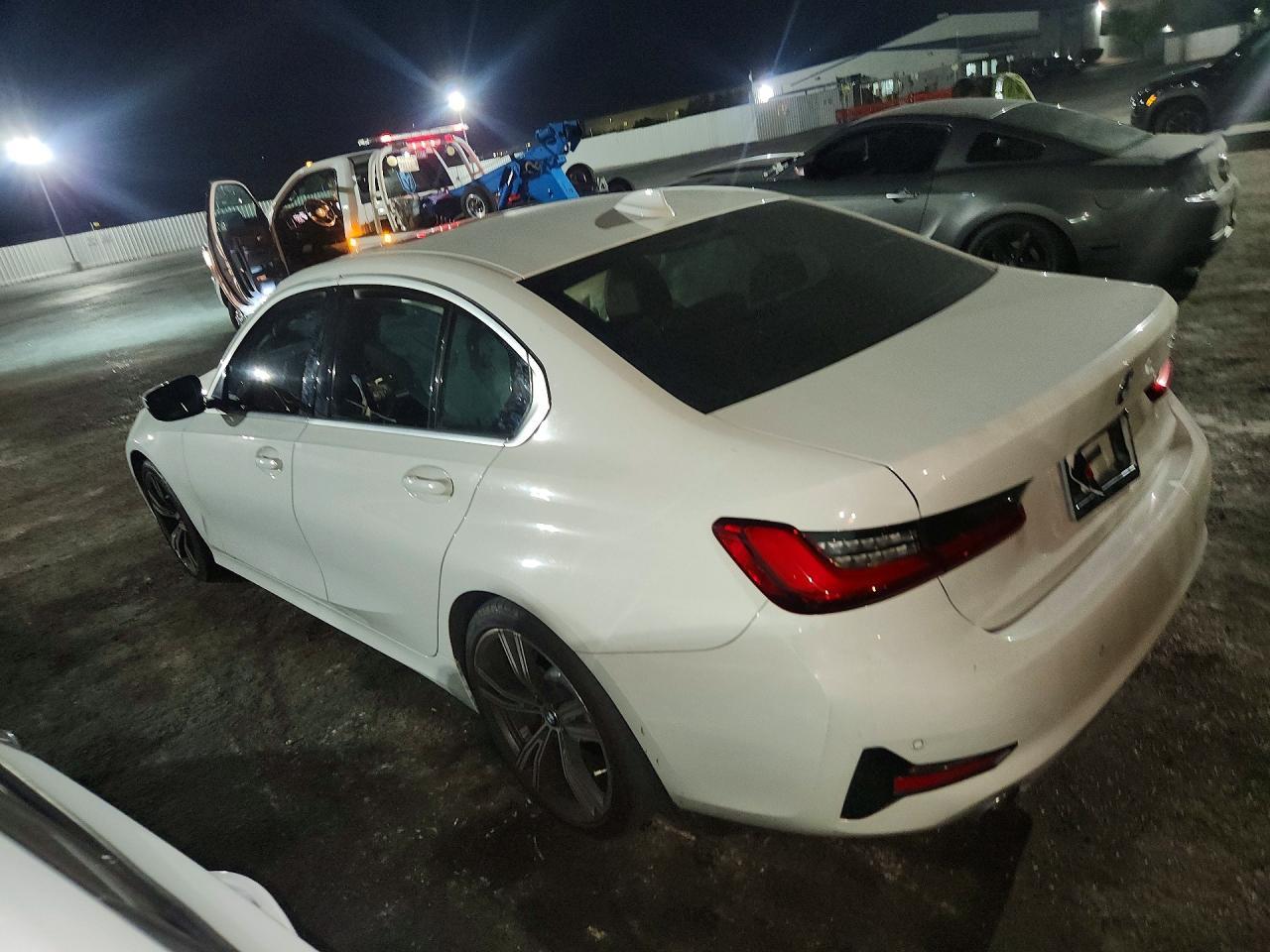 2020 BMW 330I - zdjęcie 2