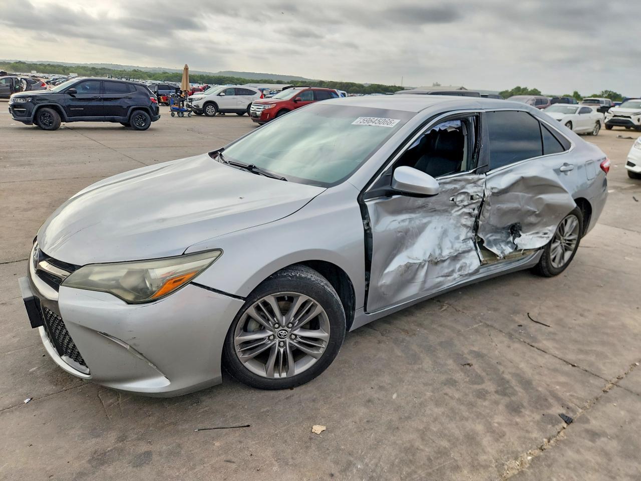 2015 Toyota Camry Se - zdjęcie główne