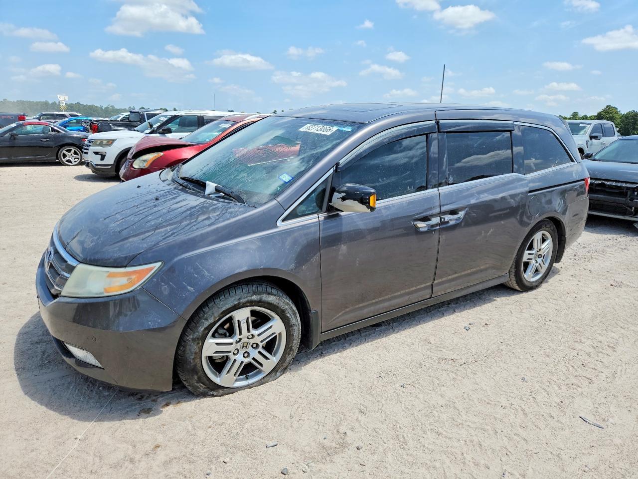 2013 Honda Odyssey Touring - zdjęcie główne