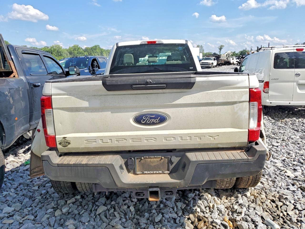 2019 Ford F350 Super Duty - zdjęcie 6