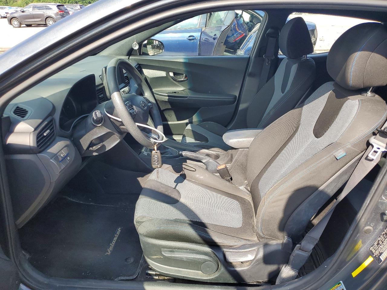 2019 Hyundai Veloster 2.0L - zdjęcie 7