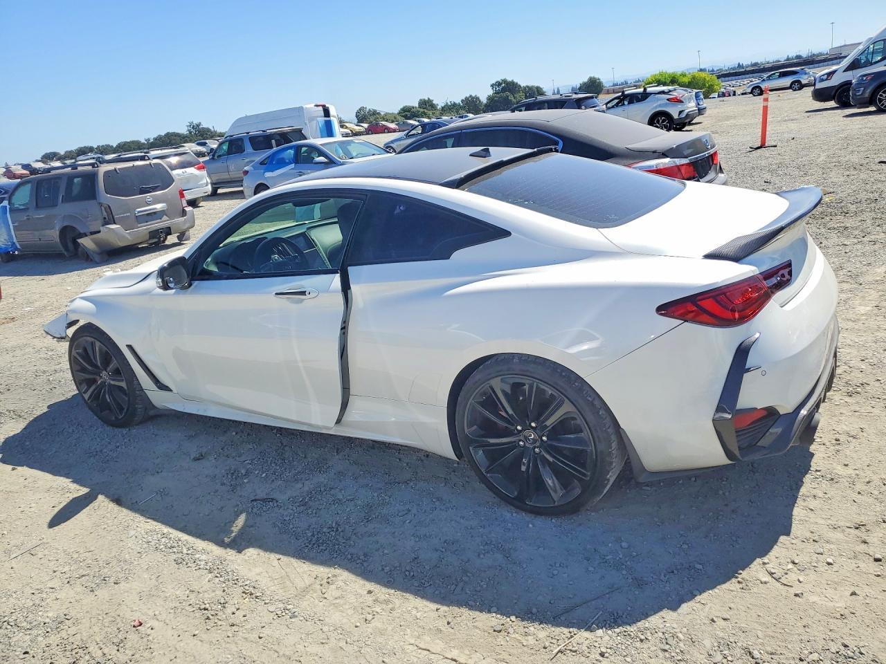 2021 Infiniti Q60 Red Sport 400 - zdjęcie 2