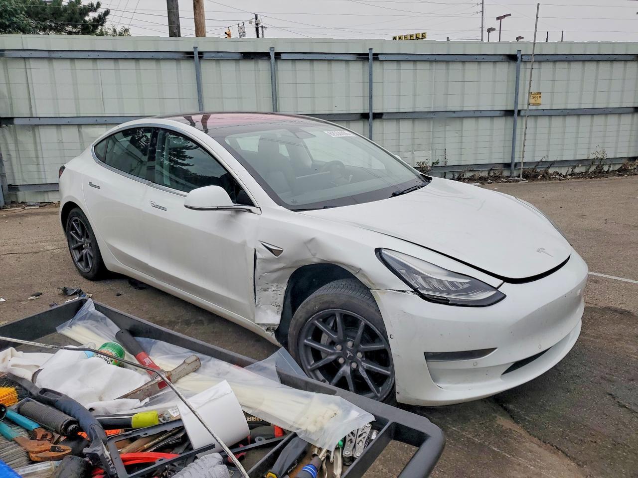 2018 Tesla Model 3 - zdjęcie 4