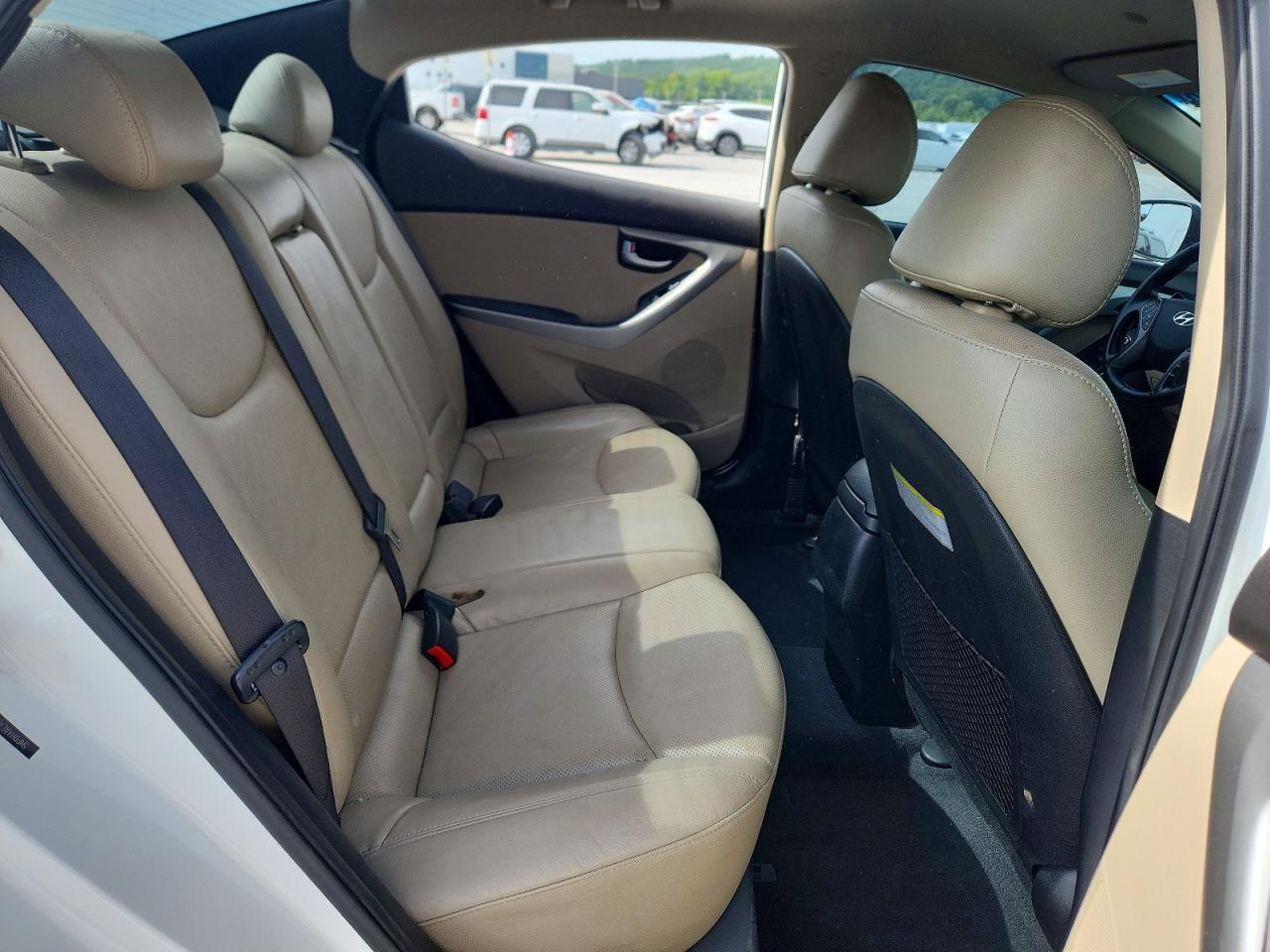 2014 Hyundai Elantra Limited - zdjęcie 10