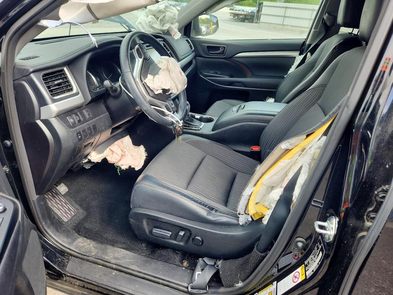 2017 Toyota Highlander Le Plus - zdjęcie 7