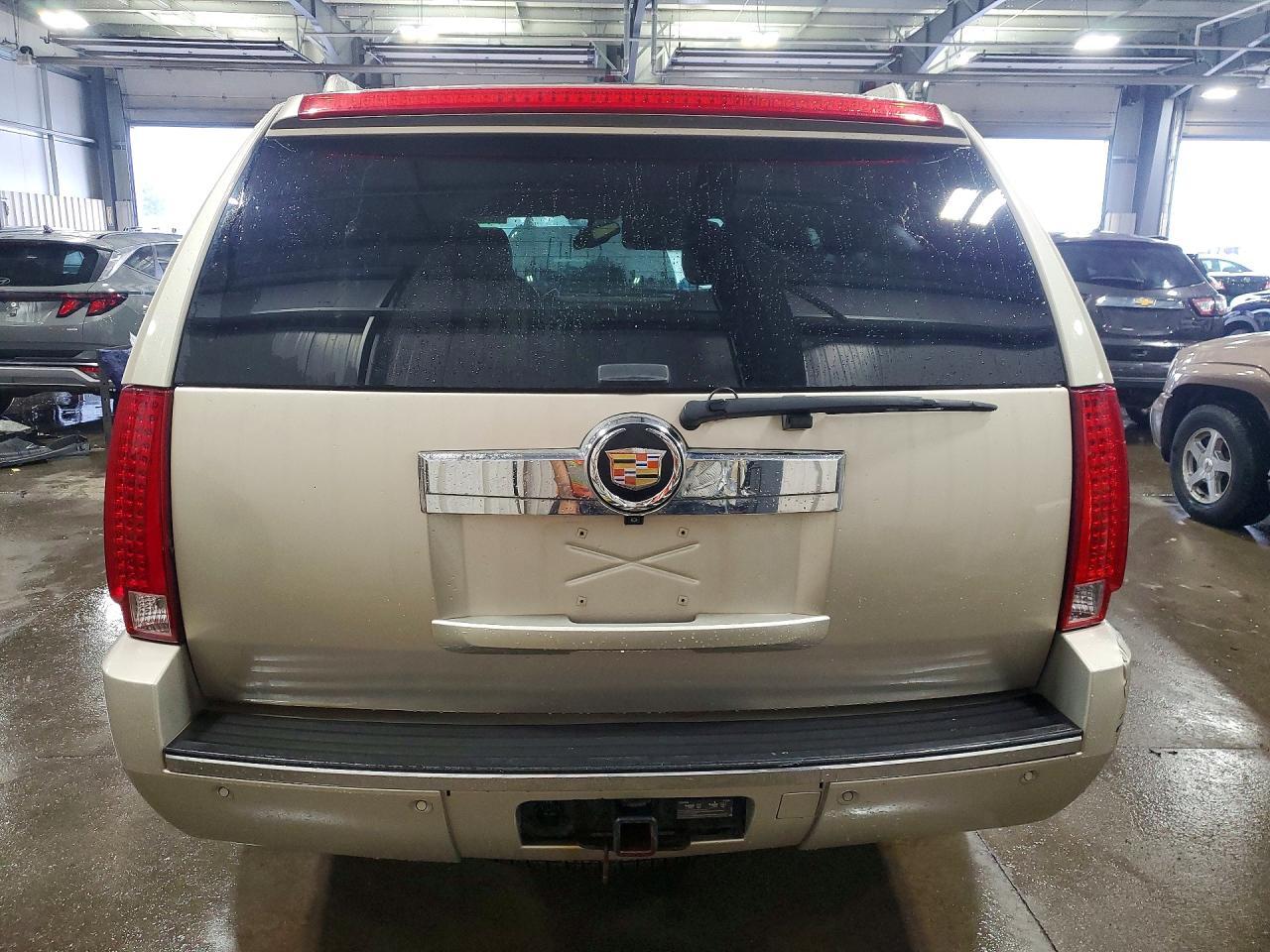 2013 Cadillac Escalade Luxury - zdjęcie 6