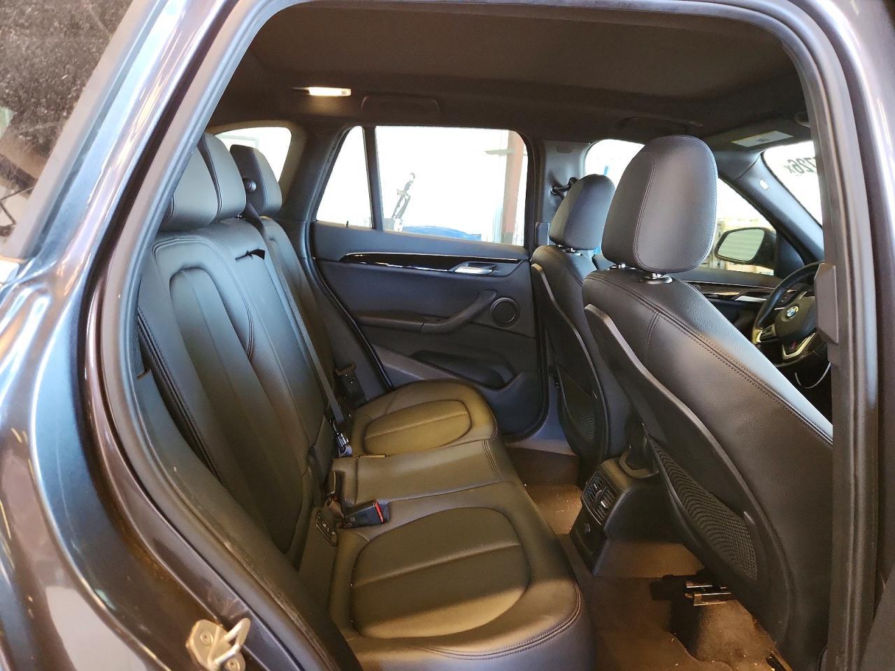 2017 BMW X1 xDrive28I - zdjęcie 10