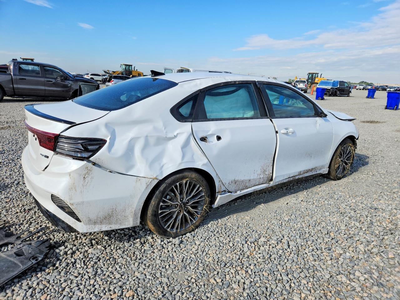 2024 Kia Forte Gt Line - zdjęcie 3
