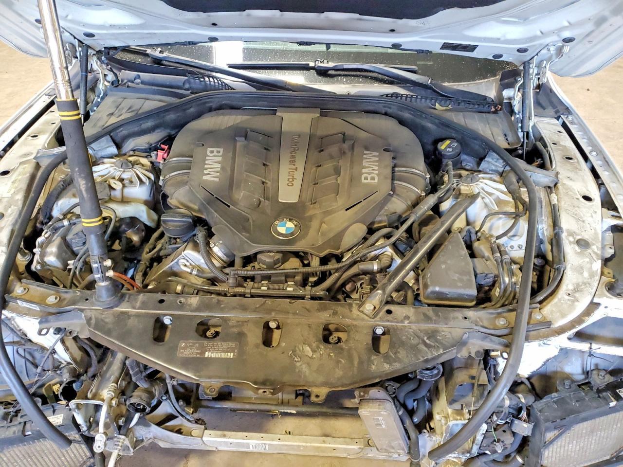 2014 BMW 750 Li - zdjęcie 11