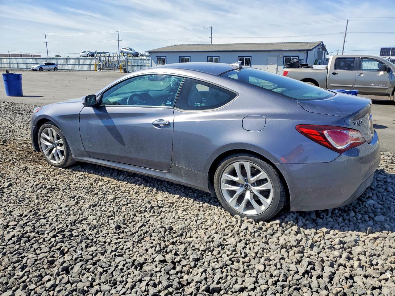 2016 Hyundai Genesis Coupe 3.8L - zdjęcie 2