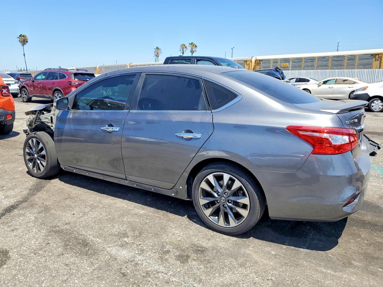 2019 Nissan Sentra Sr - zdjęcie 2