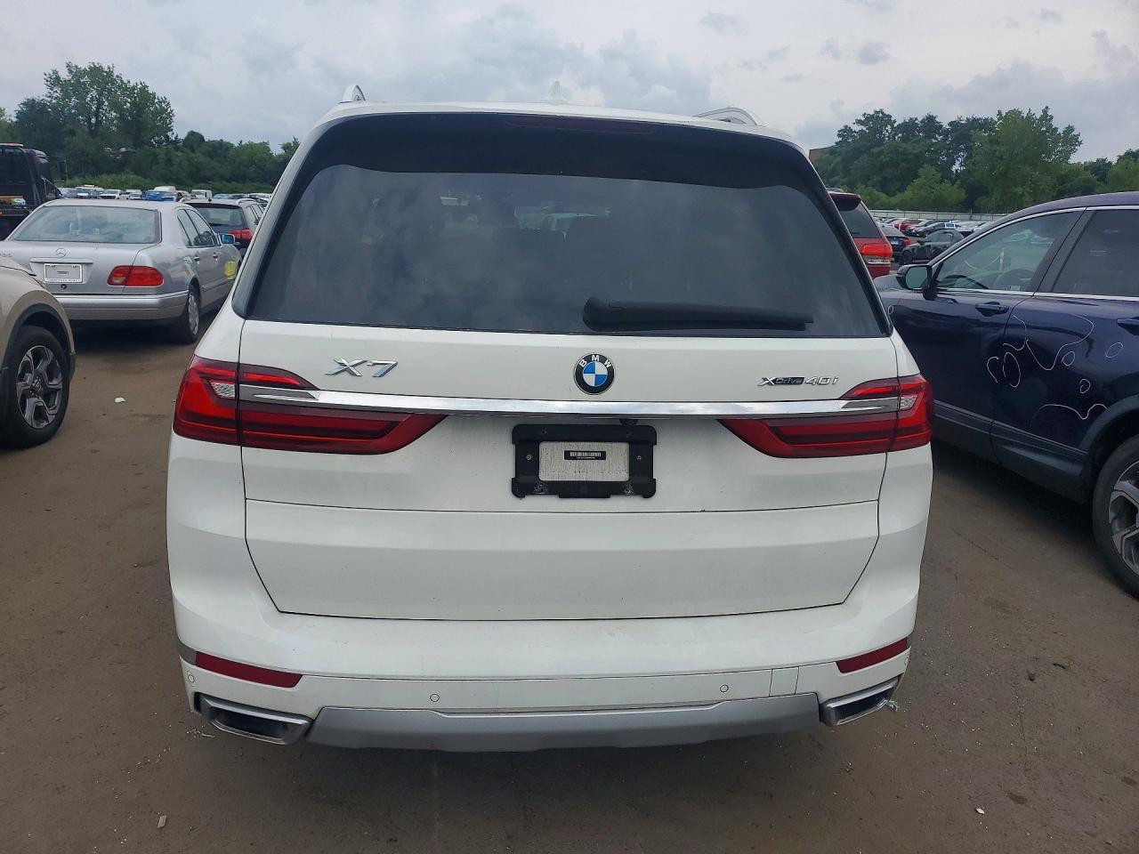 2022 BMW X7 xDrive40I - zdjęcie 6