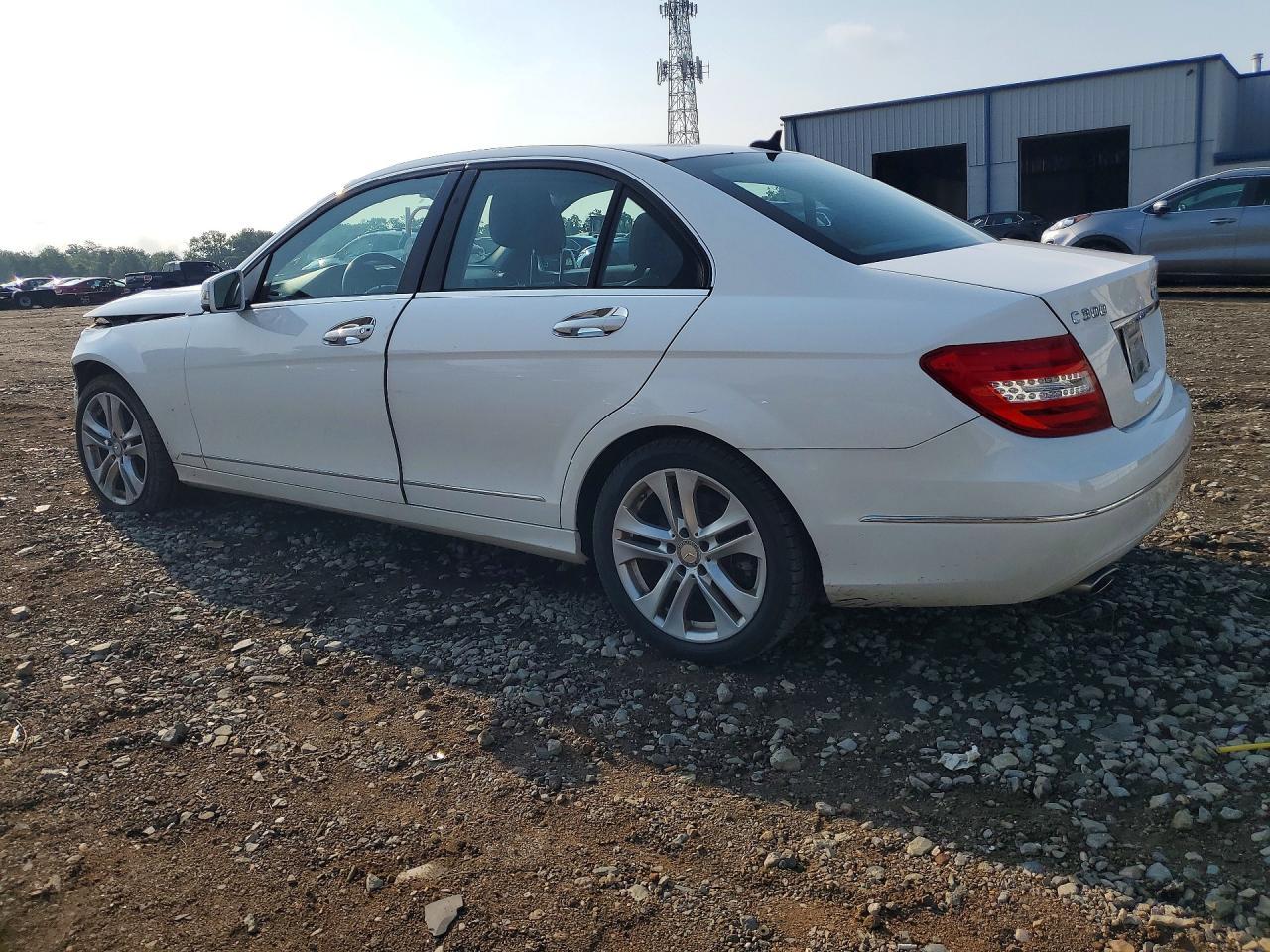 2013 Mercedes-Benz C 300 4Matic - zdjęcie 2