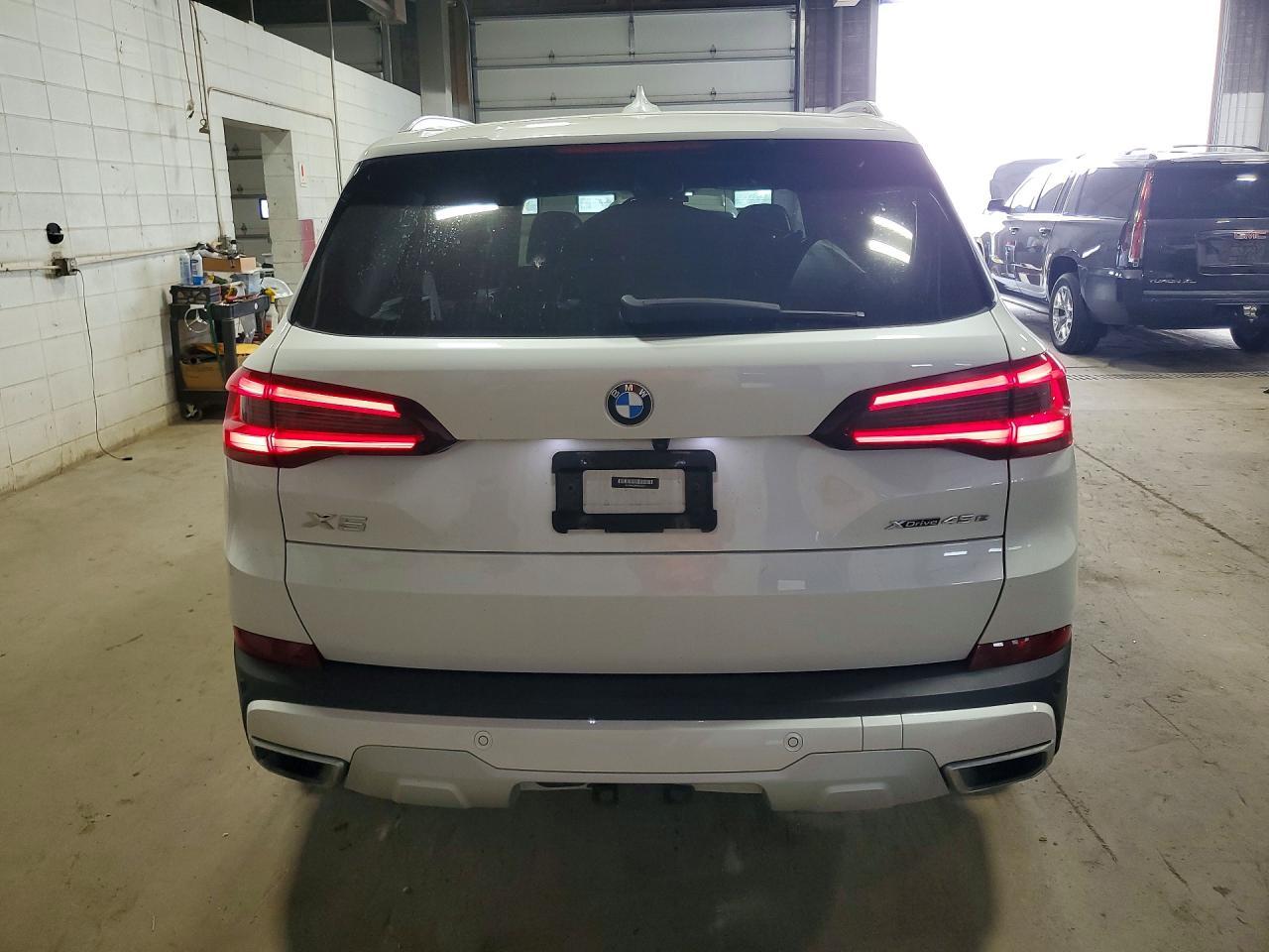 2021 BMW X5 xDrive45E - zdjęcie 6