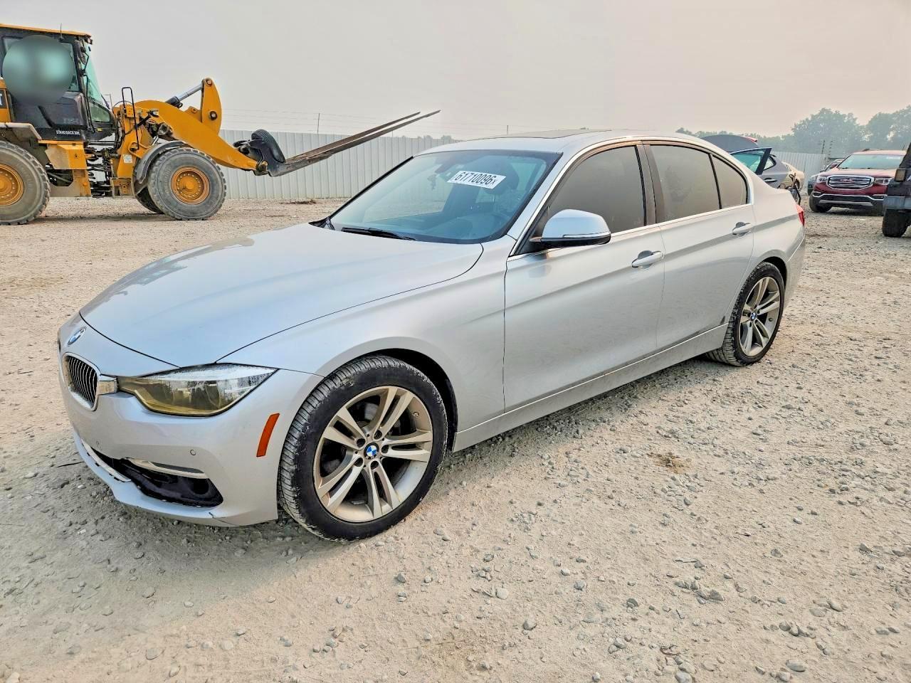 2017 BMW 330 Xi - zdjęcie główne