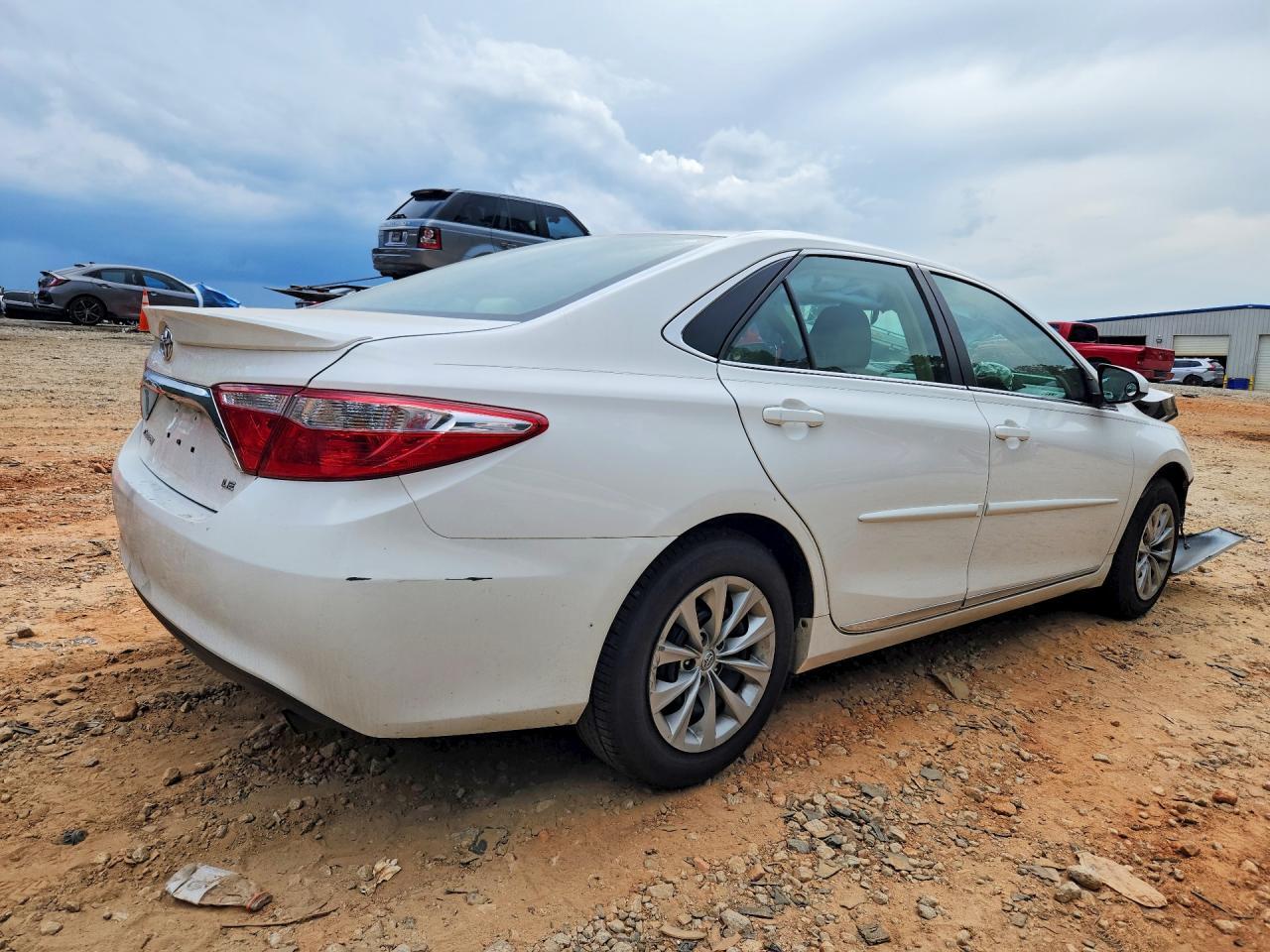 2017 Toyota Camry Le - zdjęcie 5