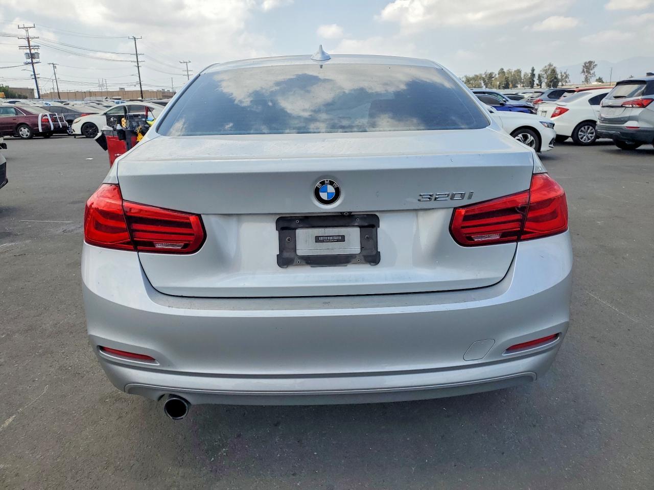 2018 BMW 320 I - zdjęcie 6
