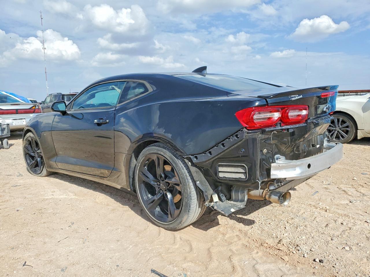 2023 Chevrolet Camaro Ls - zdjęcie 2