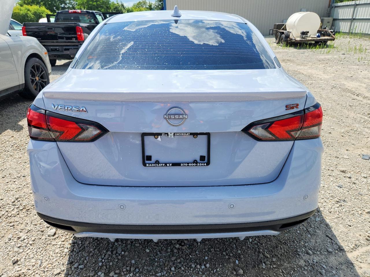 2024 Nissan Versa Sr - zdjęcie 6