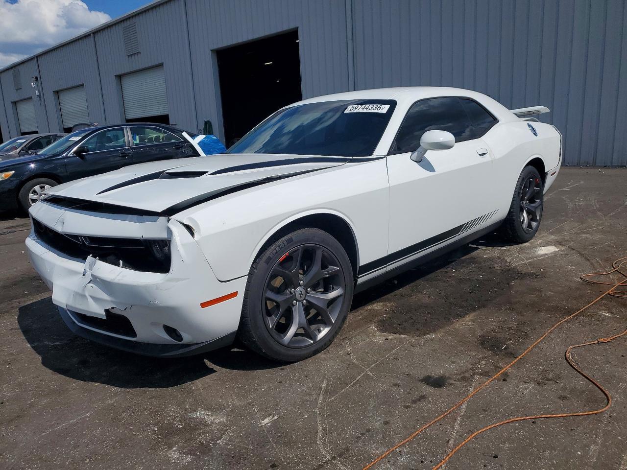 Dodge Challenger - zdjęcie 1