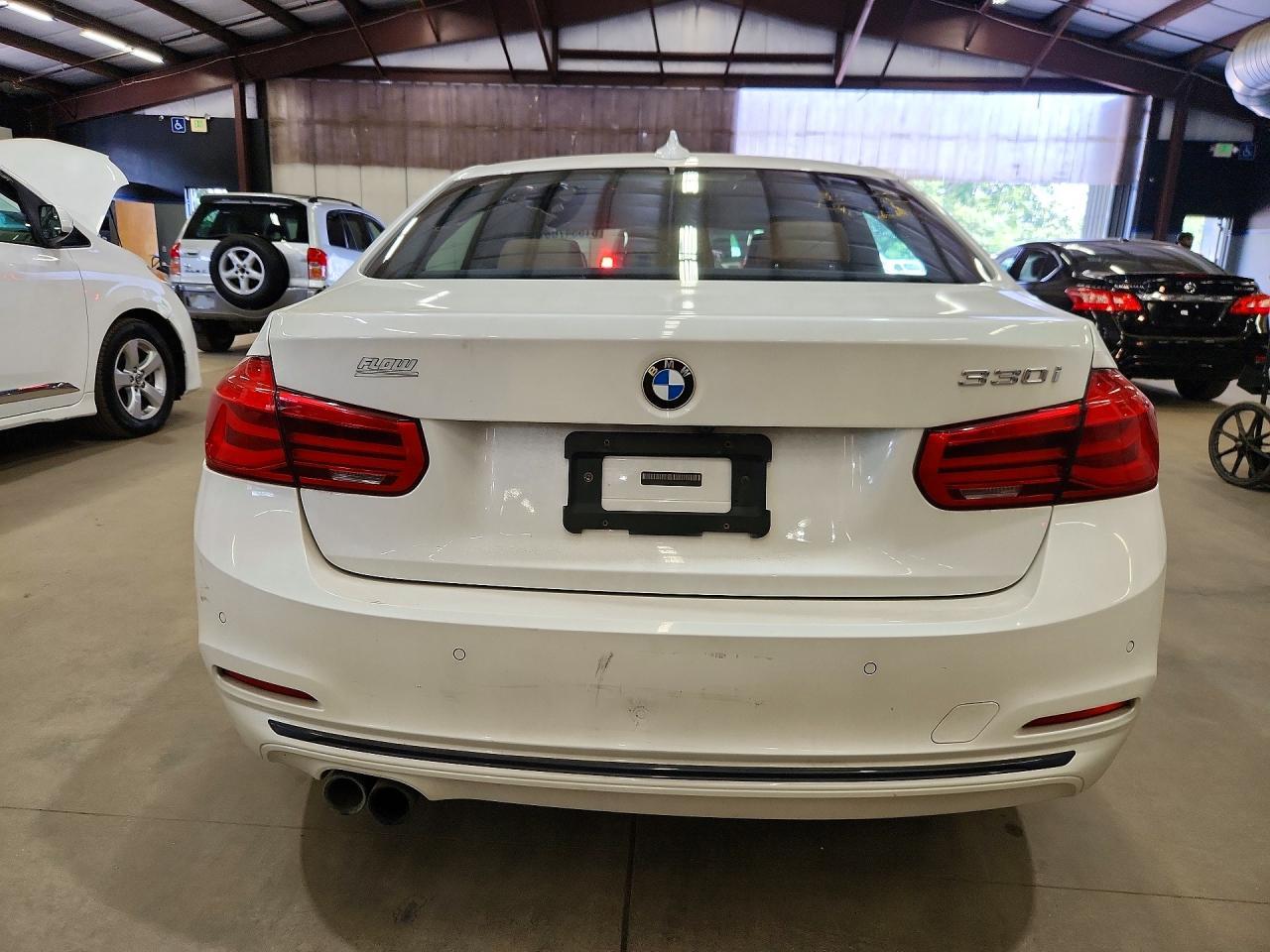 2017 BMW 330 I - zdjęcie 6
