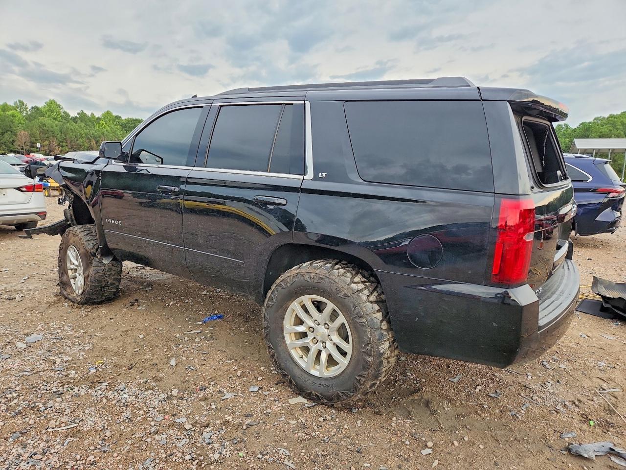 2017 Chevrolet Tahoe C1500 Lt - zdjęcie 2