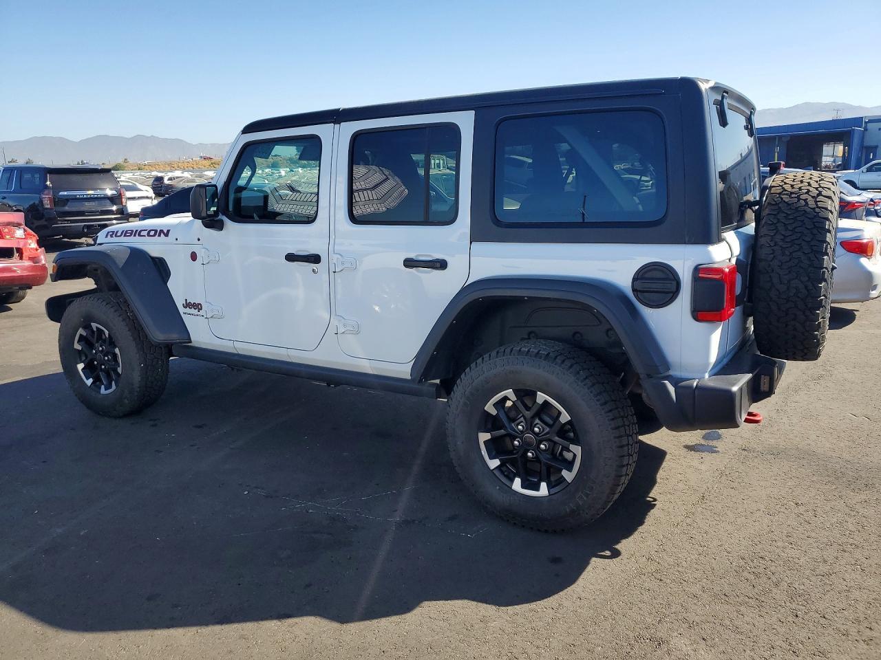 2025 Jeep Wrangler Rubicon - zdjęcie 2