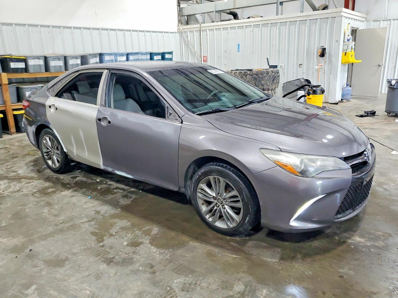 2016 Toyota Camry Se - zdjęcie 4