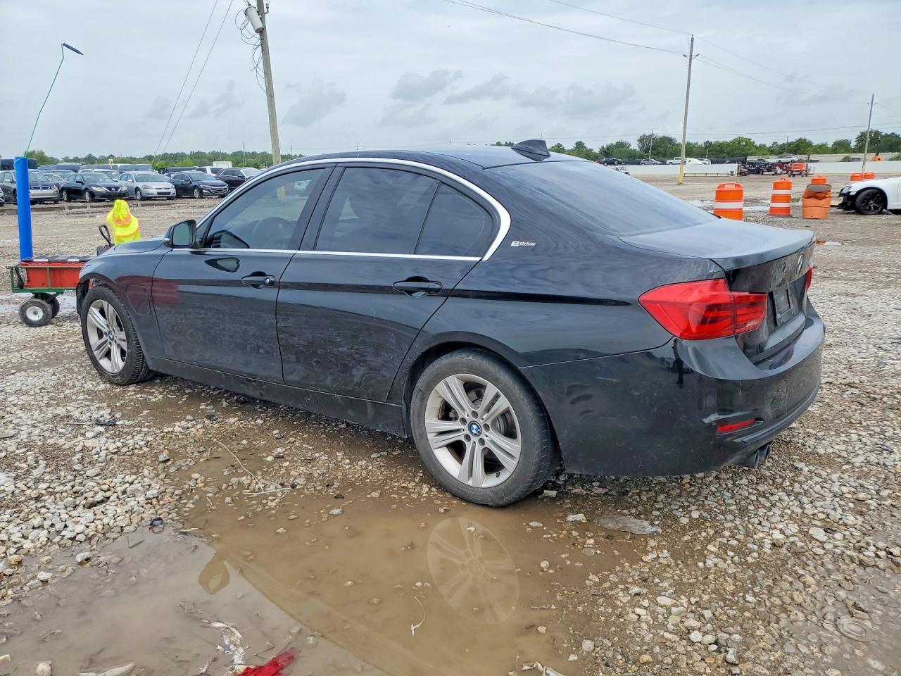 2018 BMW 330E - zdjęcie 2