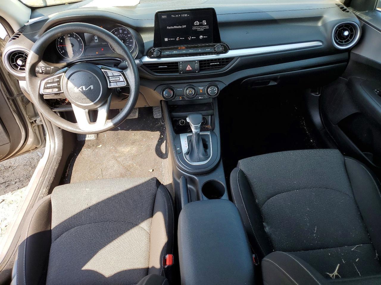 2023 Kia Forte Lxs - zdjęcie 8