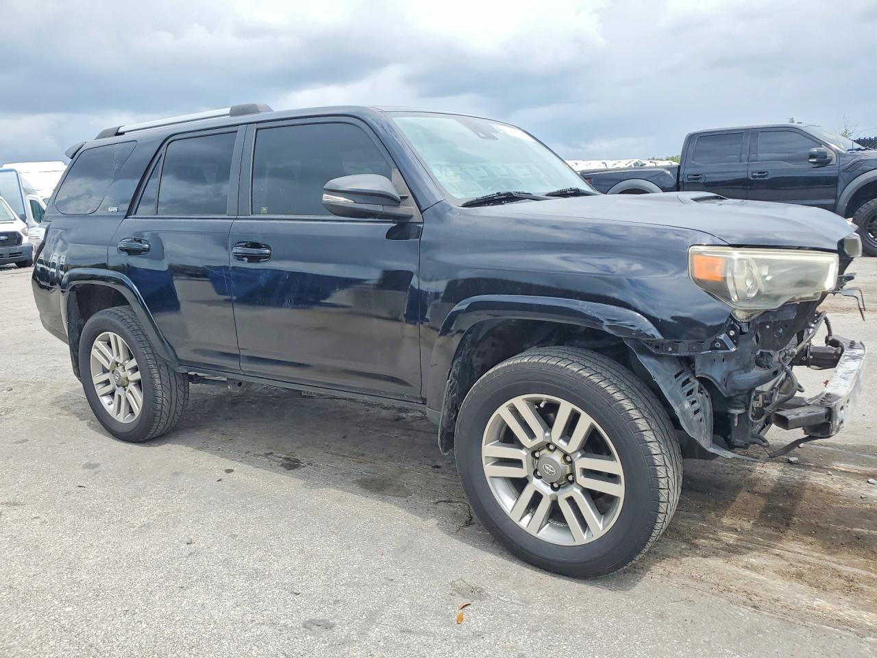 2020 Toyota 4Runner Sr5 - zdjęcie 4