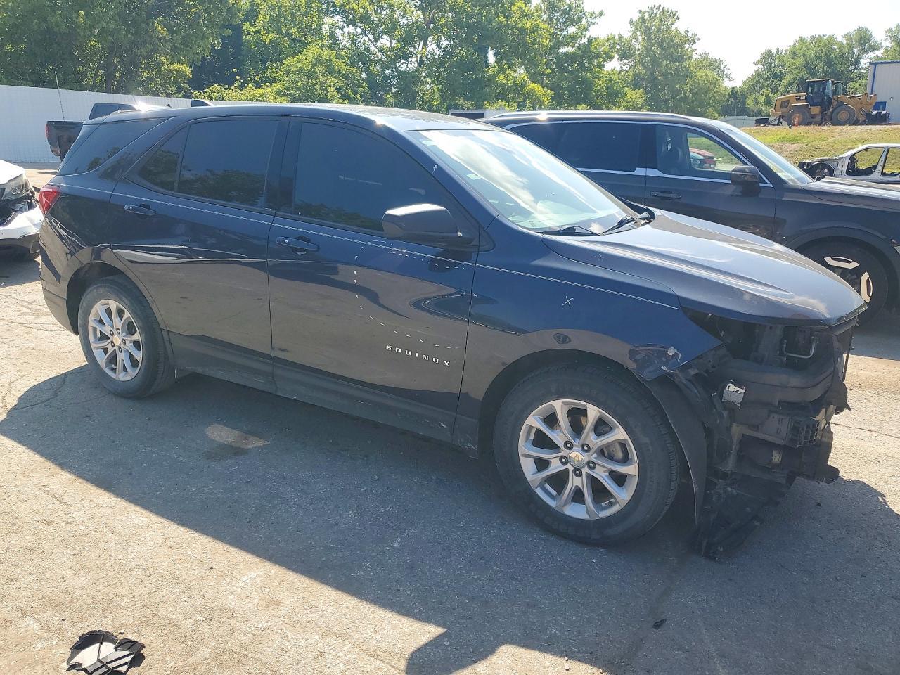 2018 Chevrolet Equinox Ls - zdjęcie 4
