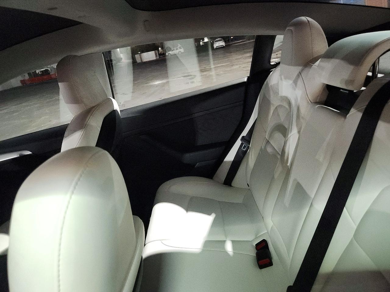 2023 Tesla Model 3 - zdjęcie 10