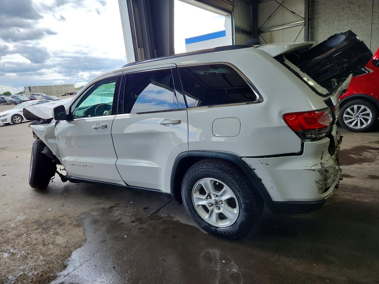 2016 Jeep Grand Cherokee Laredo - zdjęcie 2