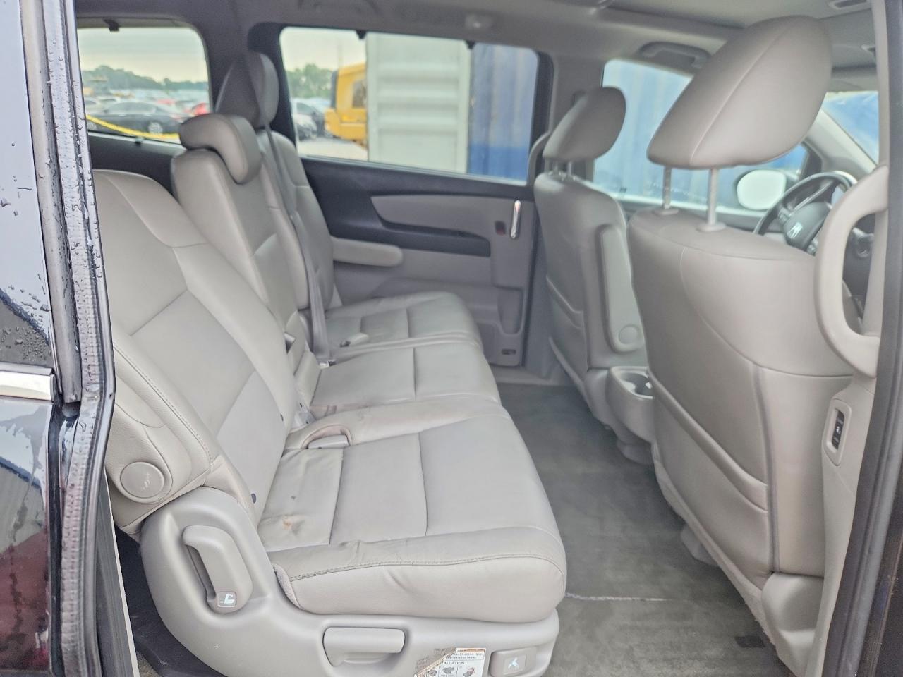 2016 Honda Odyssey Touring - zdjęcie 11