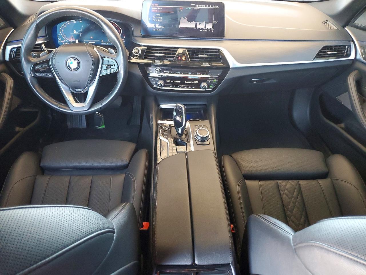 2022 BMW Seria 5 530i - zdjęcie 8
