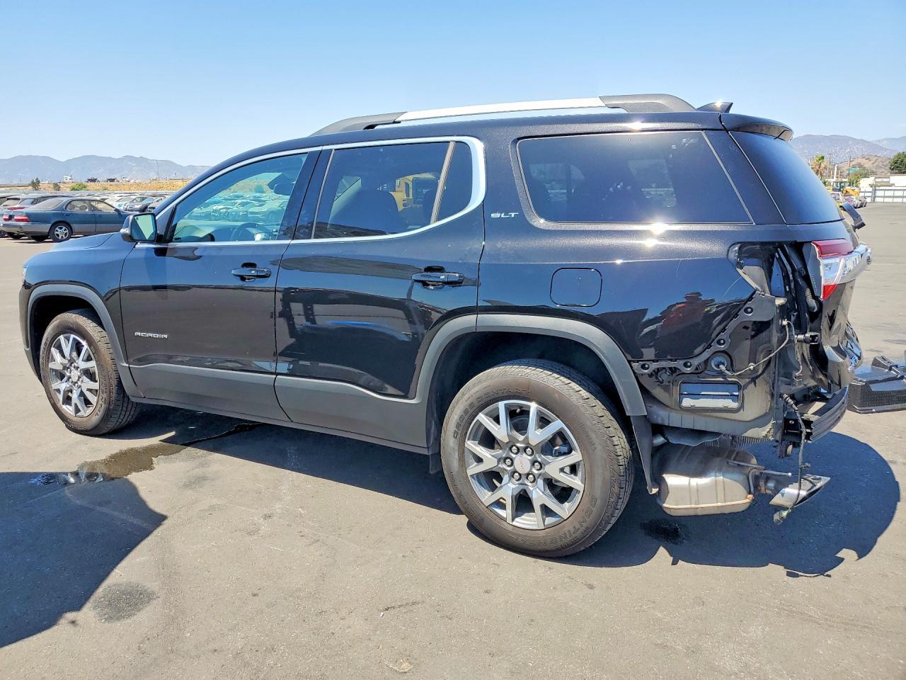 2023 GMC Acadia Slt - zdjęcie 2