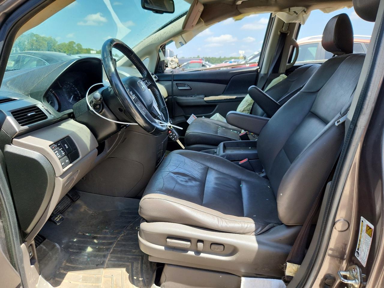 2013 Honda Odyssey Touring - zdjęcie 7
