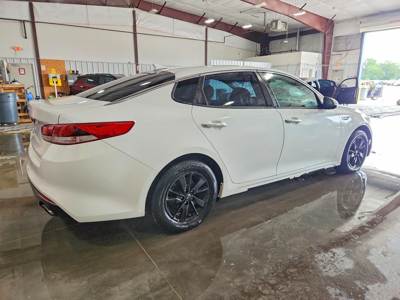 2017 Kia Optima Lx - zdjęcie 3