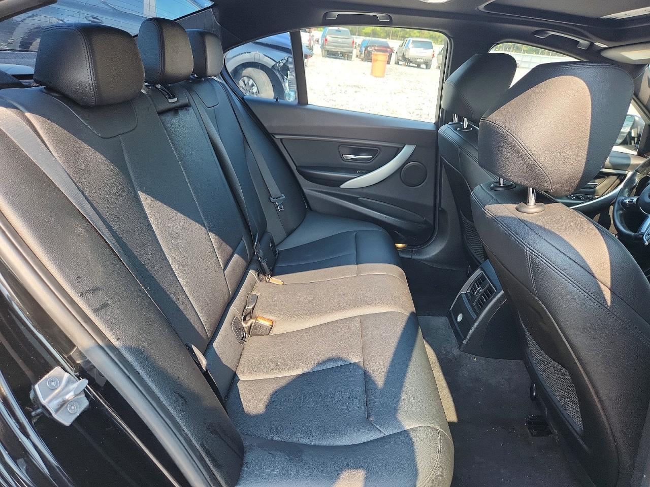 2017 BMW Seria 3 320i - zdjęcie 10