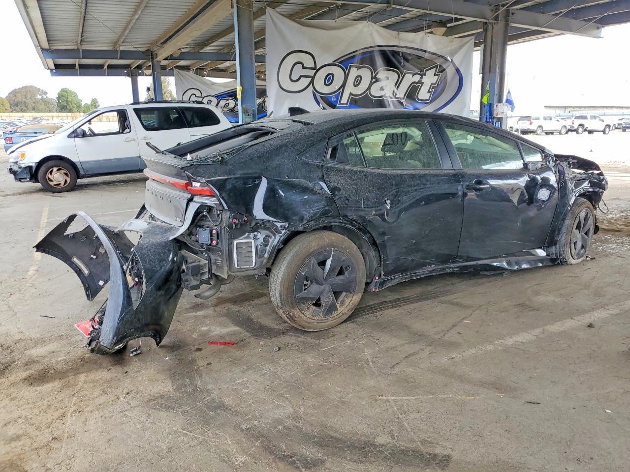 2024 Toyota Prius Le - zdjęcie 3