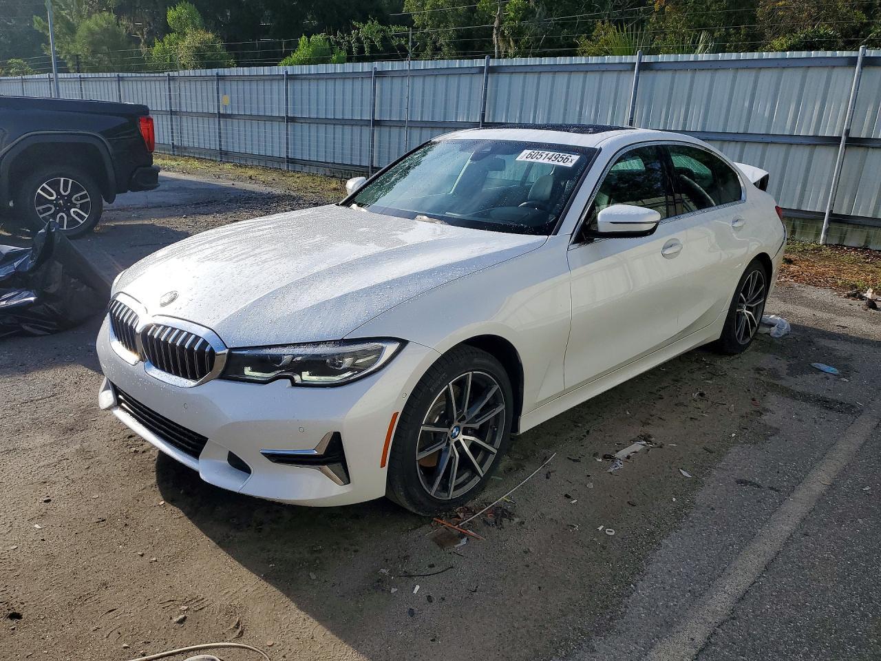 2020 BMW 330I - zdjęcie główne