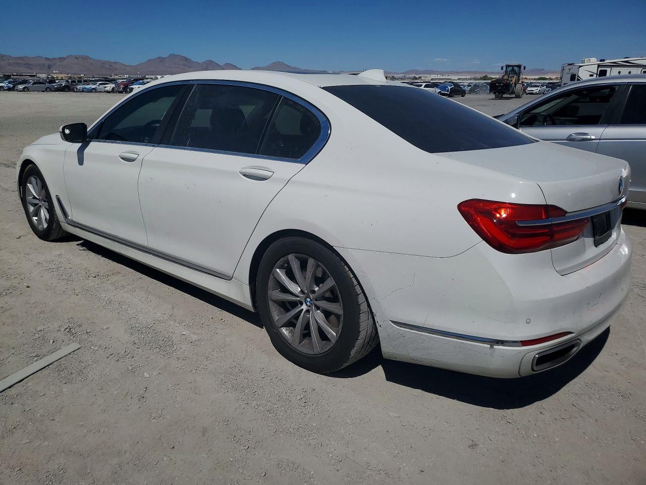 2018 BMW 740 I - zdjęcie 2