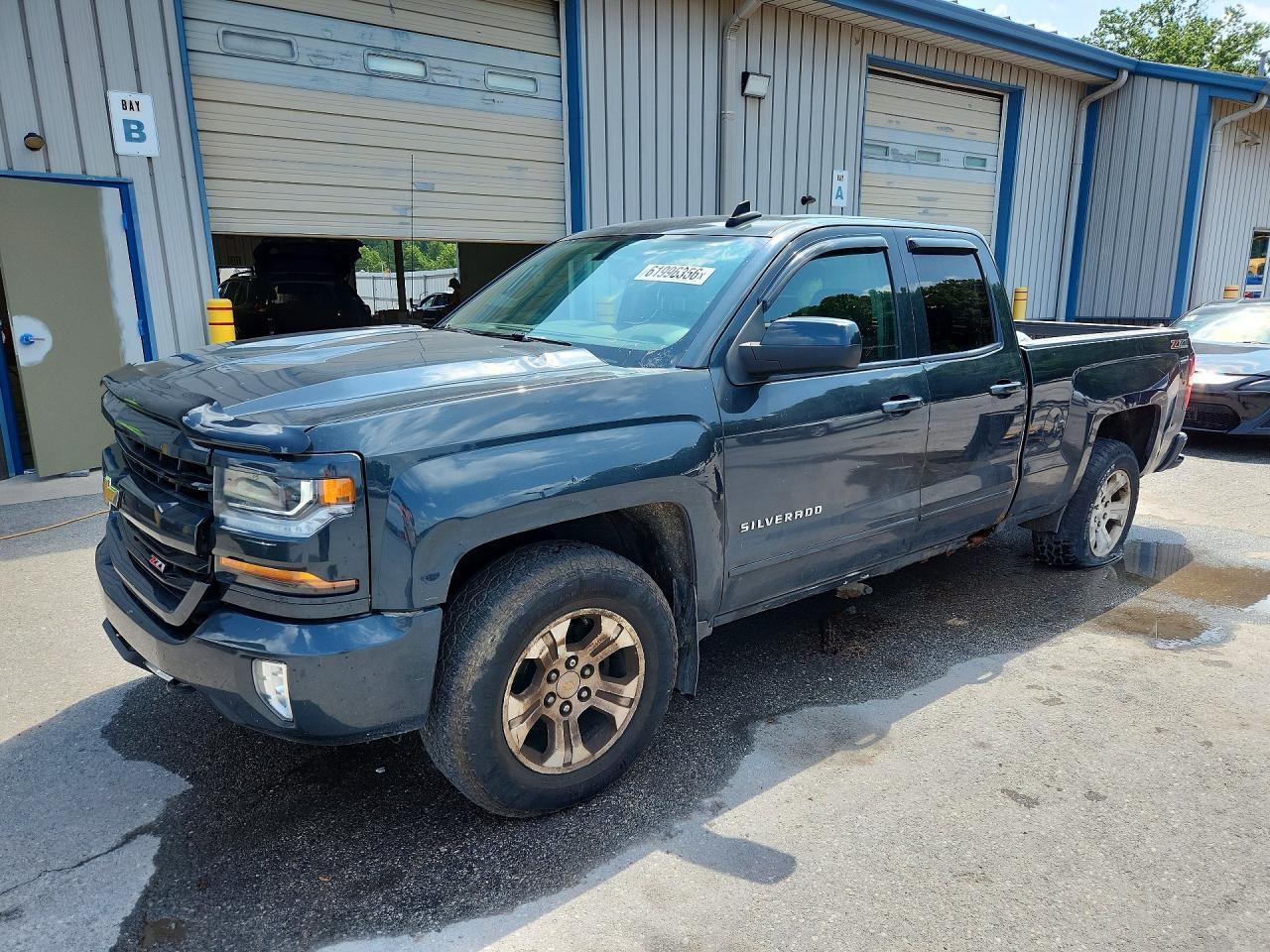 2017 Chevrolet Silverado K1500 Lt - zdjęcie główne