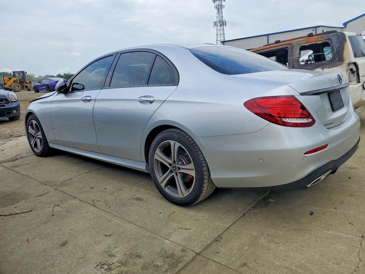 2020 Mercedes-Benz E 350 4Matic - zdjęcie 2
