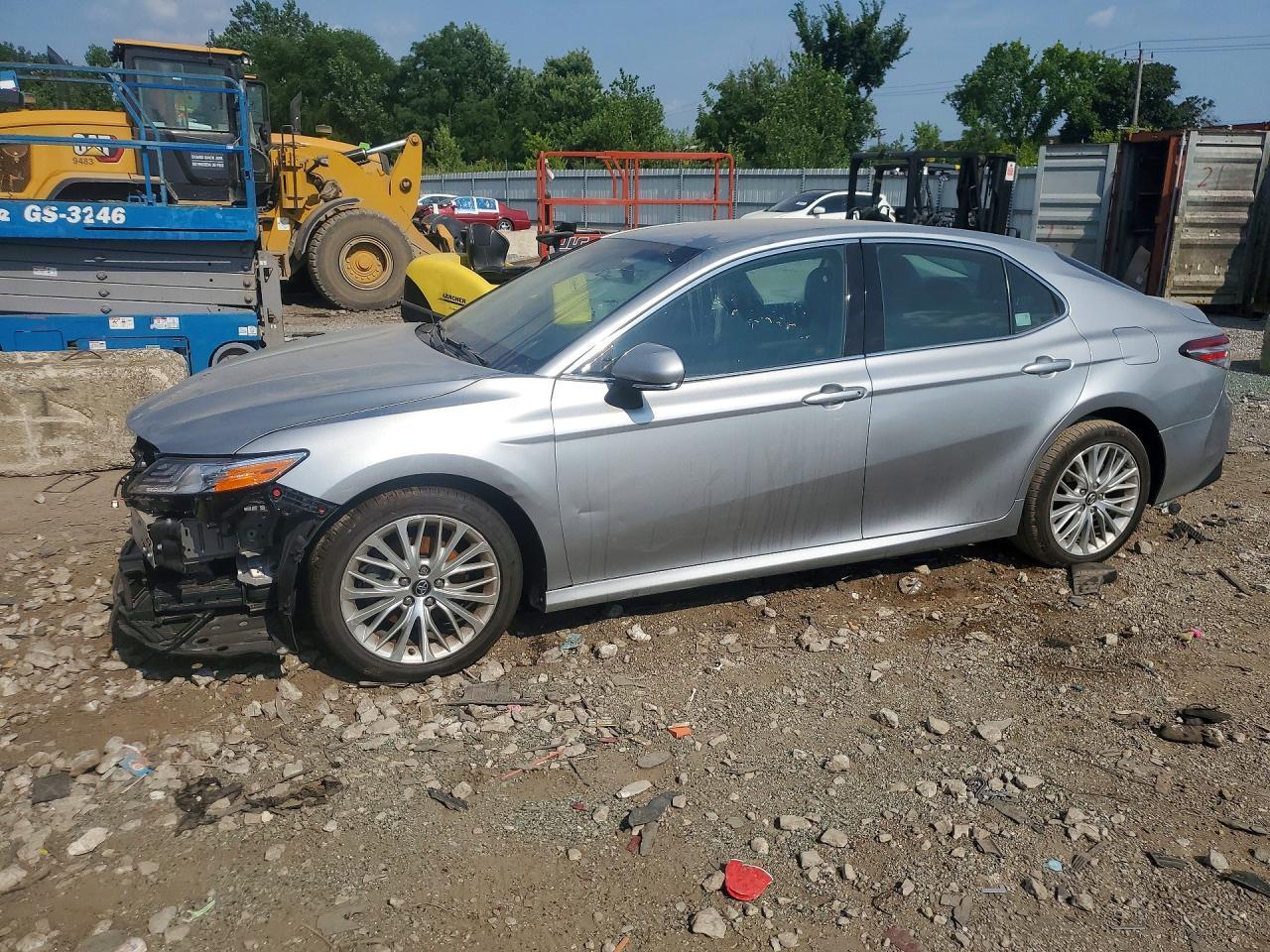 2018 Toyota Camry Xle - zdjęcie główne