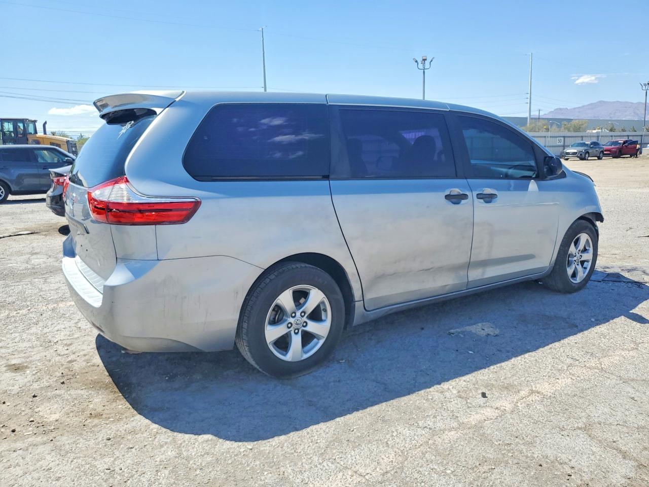 2016 Toyota Sienna L 7-Passenger - zdjęcie 3