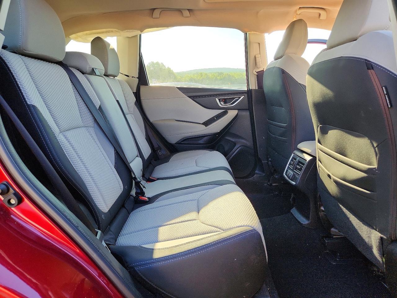 2019 Subaru Forester Premium - zdjęcie 11