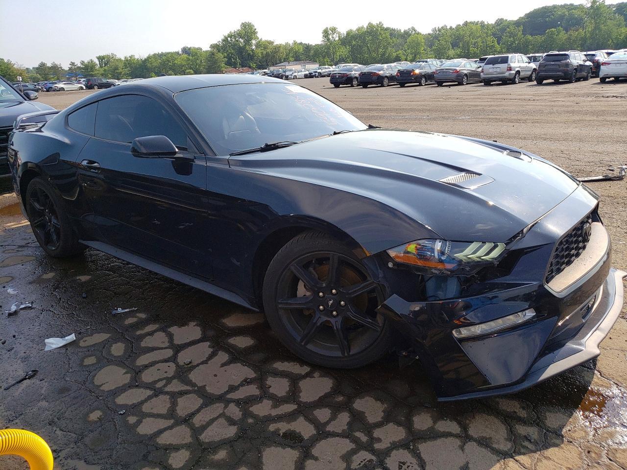 2020 Ford Mustang - zdjęcie 4